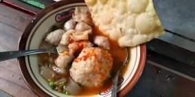 “Bakso Kepala Sapi Mang Sobur” di Cibadak Sukabumi: Harga Terjangkau, Rasa Bikin Terpukau saat Dicicipi