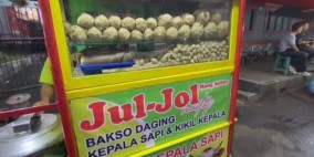 Banyak Orang Ingin Cicipi, Ini Foto-Foto Bakso Kepala Sapi Mang Sobur yang Viral di Sukabumi