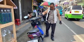 Dicari Polisi: Lelaki Misterius yang Nyaris Bakar Sepeda Motor dan Tinggalkan 2 Hari di Cibadak Sukabumi