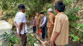 Kunjungi Bendungan Benciko, Anggota DPRD Kabupaten Sukabumi: “Sudah Sangat Urgen untuk Segera Diperbaiki”