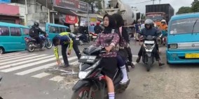 “Saya Dengar Suara ‘beletuk’ gitu”, Pengendara Sepeda Motor Meninggal Terlindas Truk Boks di Cibadak Sukabumi