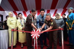 Resmikan Griya Adhyaksa Kejari Indramayu, Kajati Jabar Berharap Kejaksaan Semakin Dipercaya Masyarakat
