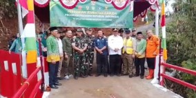 Resmikan Jembatan Garuda Bersama Bupati Sukabumi, Danrem 061/SK: “Selesai Dalam Waktu 45 Hari”