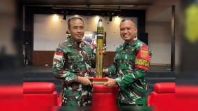 Kunker ke Satgas Pamtas Yonarmed 13/Nanggala/1/1 Kostrad di Kapuas Hulu Kalbar, Dankolakopsrem 121/ABW Tekankan Pentingnya Menjaga Soliditas dan Sinergitas di Garis Batas Negara
