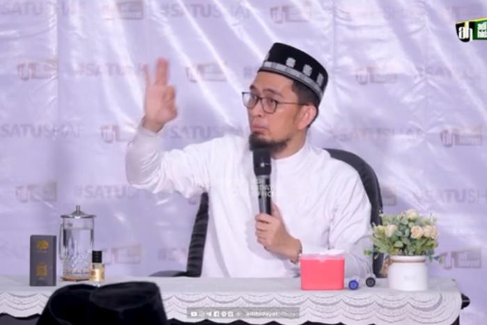 Berlomba-lomba Mengejar Dunia Tidak akan Ada Habisnya, Ustadz Adi Hidayat: Jadi Muslim Itu Harus Cerdas