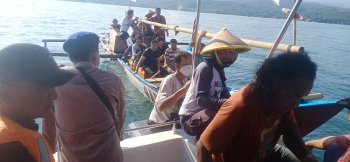 Kapal Habis Bahan Bakar, Ini Nama 9 WN China dan 3 Nelayan Sultra yang Terdampar di Palabuhanratu