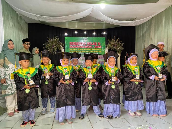 Berlangsung Sabtu-Minggu, MDTA Hidayatussyibyan Sukabumi Wisuda Siswa-Siswi MI dan PAUD