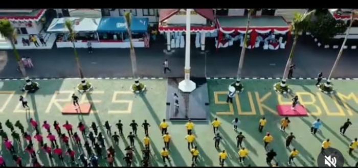 Jumat Berkah Jelang Hari Bhayangkara ke-78, Polres Sukabumi Gelar Jalan Santai dan Senam Bersama