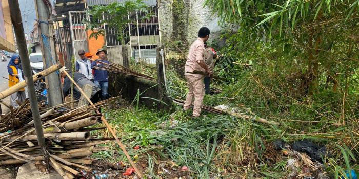 Bersihkan Sampah Ilegal, Kades Karangtengah Cibadak Sukabumi Siapkan CCTV, TPS, dan Bank Sampah