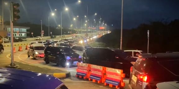 3 Hari Libur Idul Fitri, 8.000-an Kendaraan Keluar Exit Tol Bocimi Menuju Sukabumi