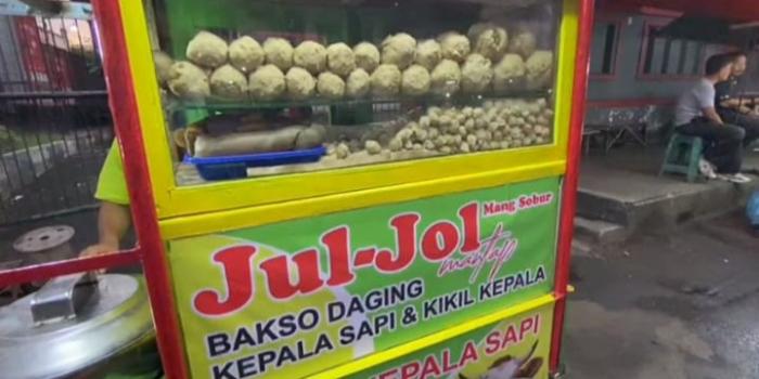 Banyak Orang Ingin Cicipi, Ini Foto-Foto Bakso Kepala Sapi Mang Sobur yang Viral di Sukabumi