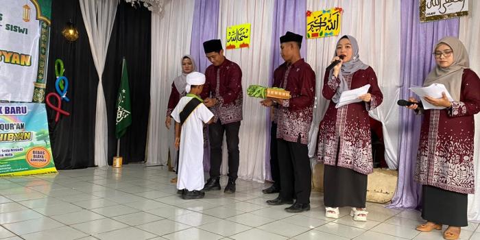 Dimeriahkan Pawai Ta’aruf, PAUD-MDTA Hidayatusshibyan Gelar Kenaikan dan Pelepasan Siswa-Siswi di Sukabumi