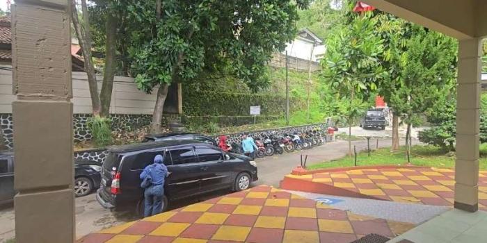 Didampingi KNPI dan Komunitas Rumah Literasi Merah Putih, Korban Pelecehan Oknum Guru Lapor ke Polres Sukabumi