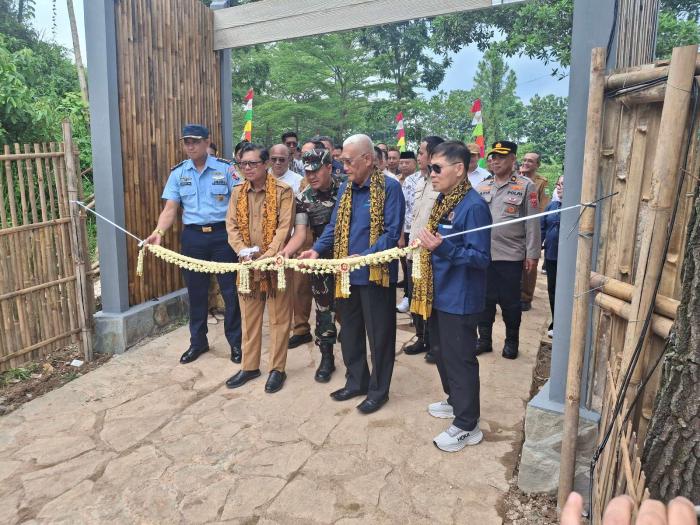 Resmikan Kampung Ikan Damandiri di Tanjungwangi Subang, Kang Akur: “Jadi Edu-Wisata Belajar Teknologi Bioflok"