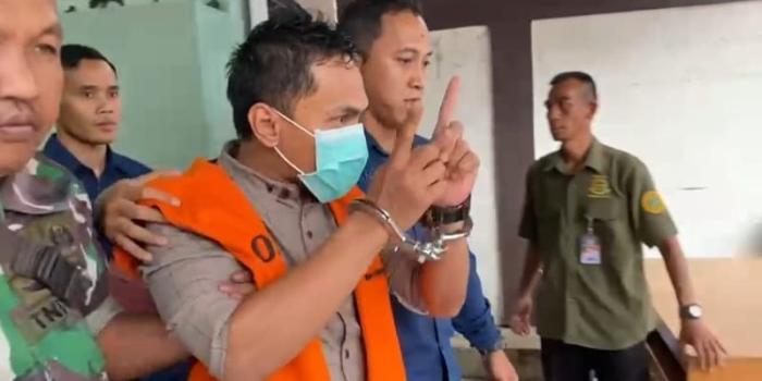 Rugikan Negara Rp 394.861.618, Kades Neglasari Ditahan Kejari Kabupaten Sukabumi: “Ini Kriminalisasi"
