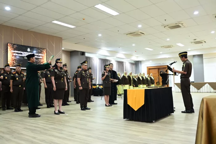 Lantik Kajari Garut, Kuningan, dan Kabupaten Tasikmalaya, Kajati Jabar: “Pegang Teguh Nilai-Nilai Kejujuran”