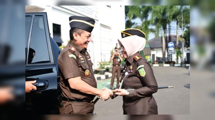 Kunker ke Kejari Kabupaten Bandung, Kajati Jabar: “Berikan Sumbangsih yang Bermanfaat untuk Masyarakat”